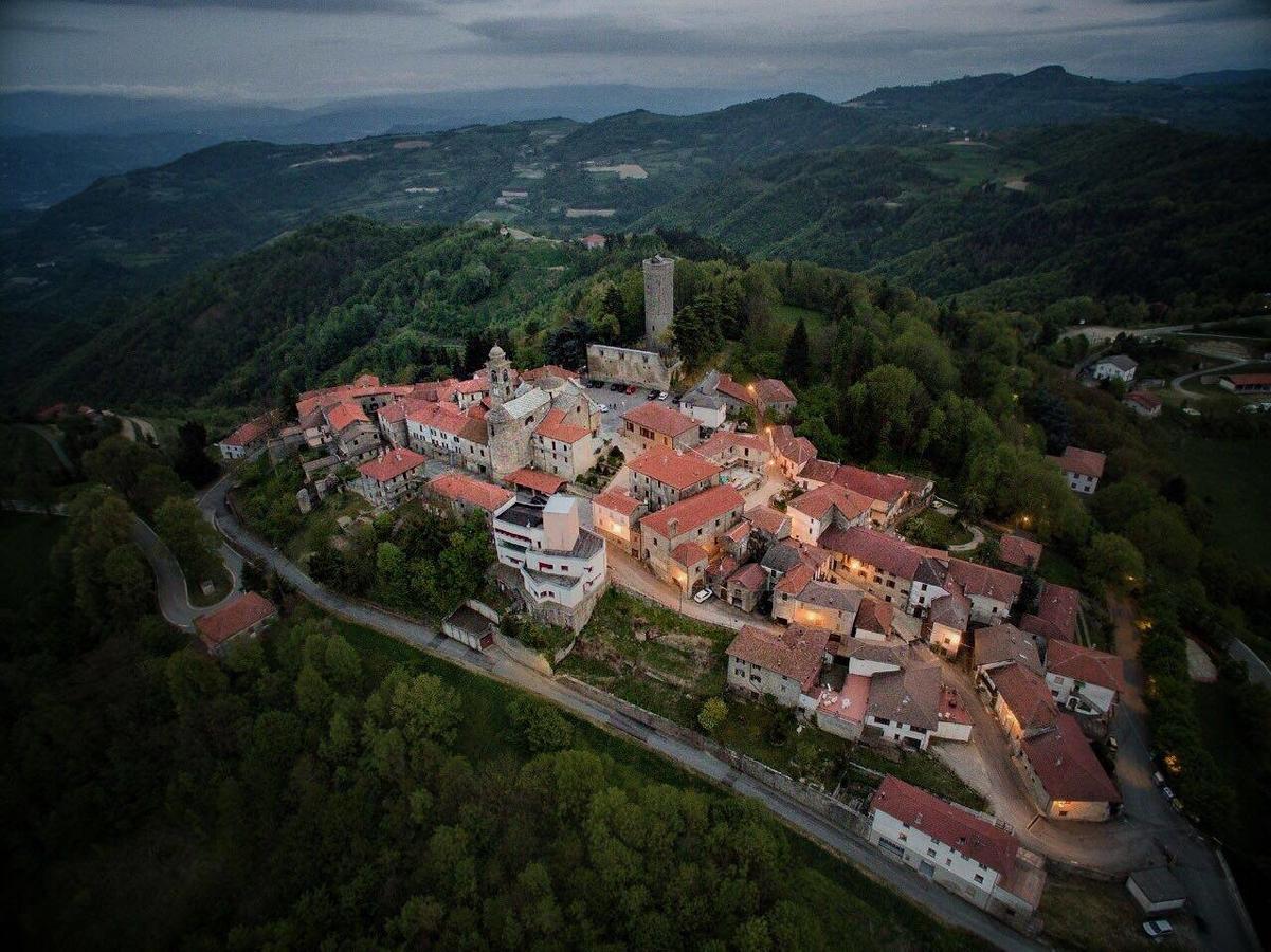 Albergo Del Bramante Roccaverano Bagian luar foto